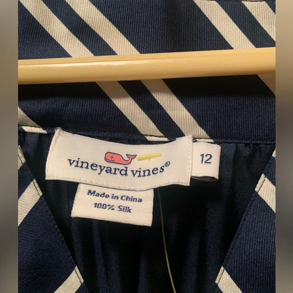 Vineyard Vines 100% Silk Stripe V Neck Piping Tank - Picture 4 of 7